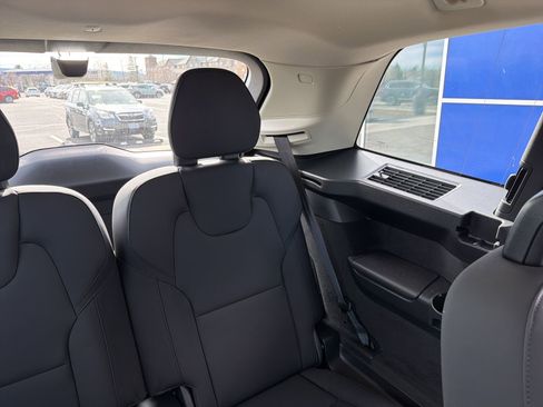 New 2026 Volvo XC90 B5 Core w/ Protection Package Premier image 38