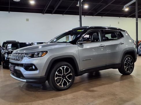 Used 2022 Jeep Compass Limited w/ Sun and Sound Group image 3