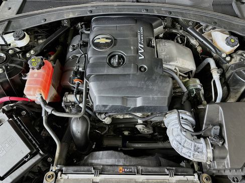 Used 2023 Chevrolet Camaro LT RWD image 27