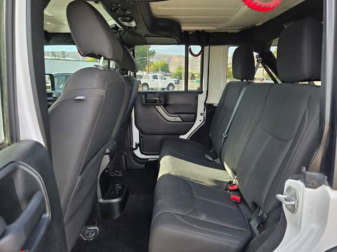 Used 2018 Jeep Wrangler Unlimited Sport S image 16