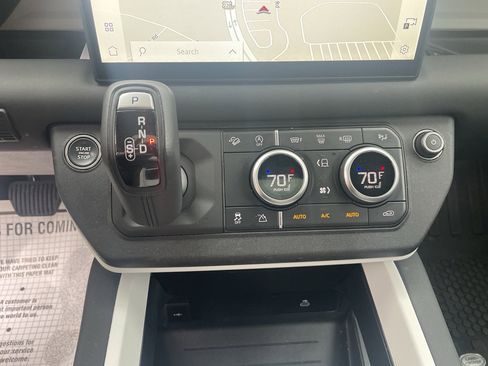 Used 2025 Land Rover Defender 110 X-Dynamic SE image 19