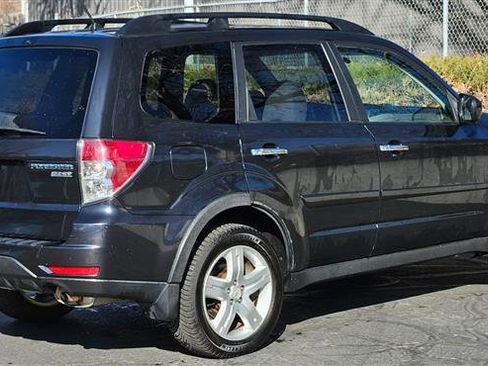Used 2010 Subaru Forester 2.5X Premium w/ Rugged Pkg 1C image 5