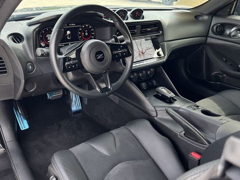 Certified 2025 Nissan Z Performance w/ Floor Mat Package RWD image 8