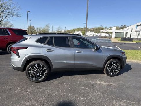 New 2026 Chevrolet Trax RS FWD image 3