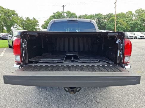 Used 2023 Toyota Tacoma SR5 AWD/4WD image 28