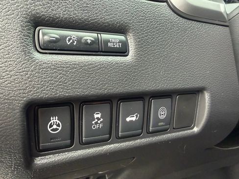 Used 2019 Nissan Murano Platinum w/ Cargo Package image 16