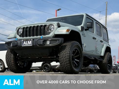 Used 2024 Jeep Wrangler Unlimited AWD/4WD image 2