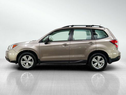 Used 2015 Subaru Forester 2.5i w/ Alloy Wheel Package AWD/4WD image 2