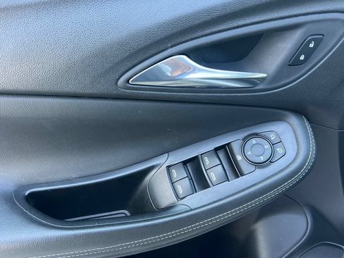 Used 2024 Buick Encore GX Sport Touring FWD image 12
