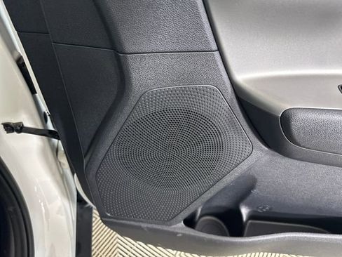 Used 2021 Kia Niro LX image 29