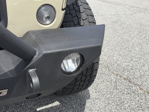 Used 2018 Jeep Wrangler Unlimited Rubicon w/ Connectivity Group AWD/4WD image 27