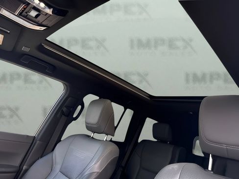 Used 2024 Lexus GX 550 w/ Accessory Package (2T) AWD/4WD image 13