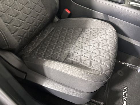 Used 2025 Nissan Kicks SV image 26