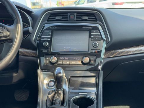Used 2017 Nissan Maxima Platinum FWD image 14