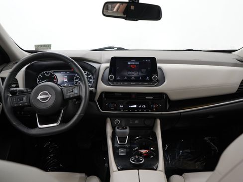 Used 2023 Nissan Rogue SL AWD/4WD image 16