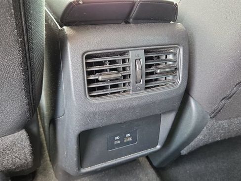 Used 2023 Nissan Rogue SV FWD image 15