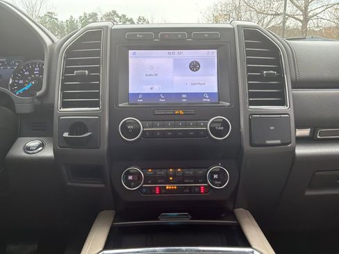 Used 2021 Ford Expedition XLT image 19