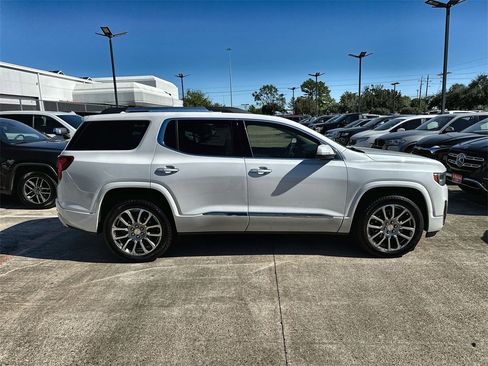 Used 2023 GMC Acadia Denali w/ Denali Ultimate Package image 10