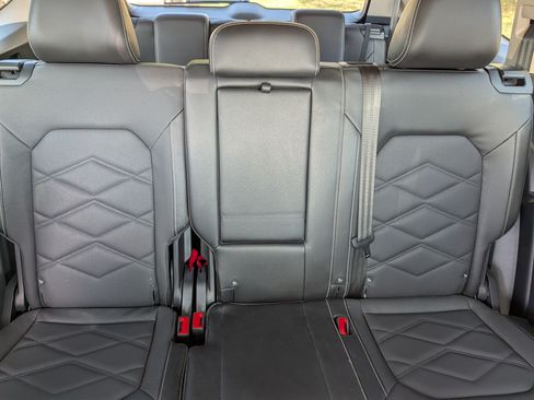 Certified 2024 Volkswagen Atlas SE AWD/4WD image 13
