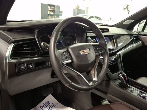 Certified 2023 Cadillac XT6 Premium Luxury AWD/4WD image 15