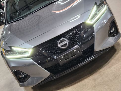Used 2023 Nissan Maxima SR w/ Sport Mat Group image 19