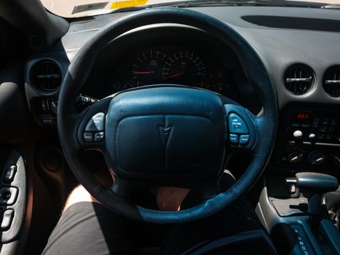 Used 1998 Pontiac Firebird Formula w/ Opt Pkg image 18