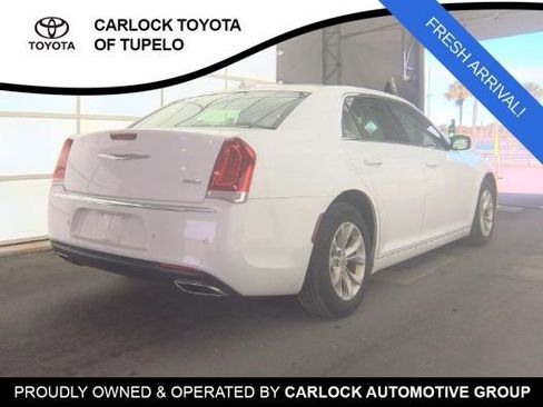 Used 2023 Chrysler 300 Touring w/ Safetytec Plus Group image 4