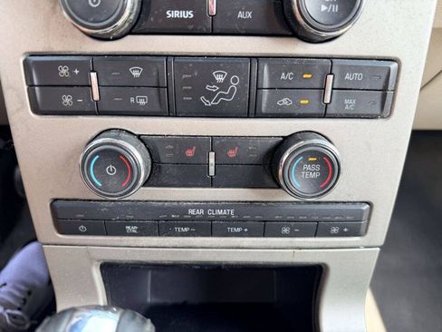 Used 2009 Ford Flex SEL FWD image 20