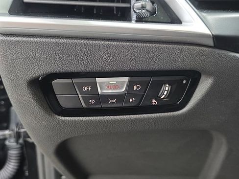 Certified 2025 BMW 330i xDrive Sedan w/ Convenience Package image 23