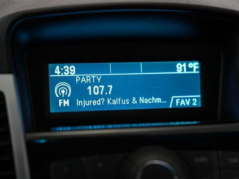 Used 2012 Chevrolet Cruze LS w/ Connectivity Package FWD image 18
