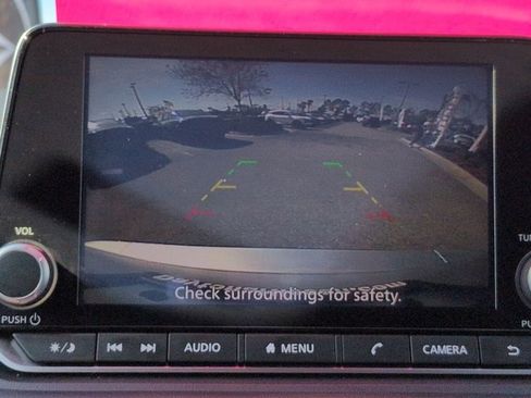 Used 2025 Nissan Rogue S image 20