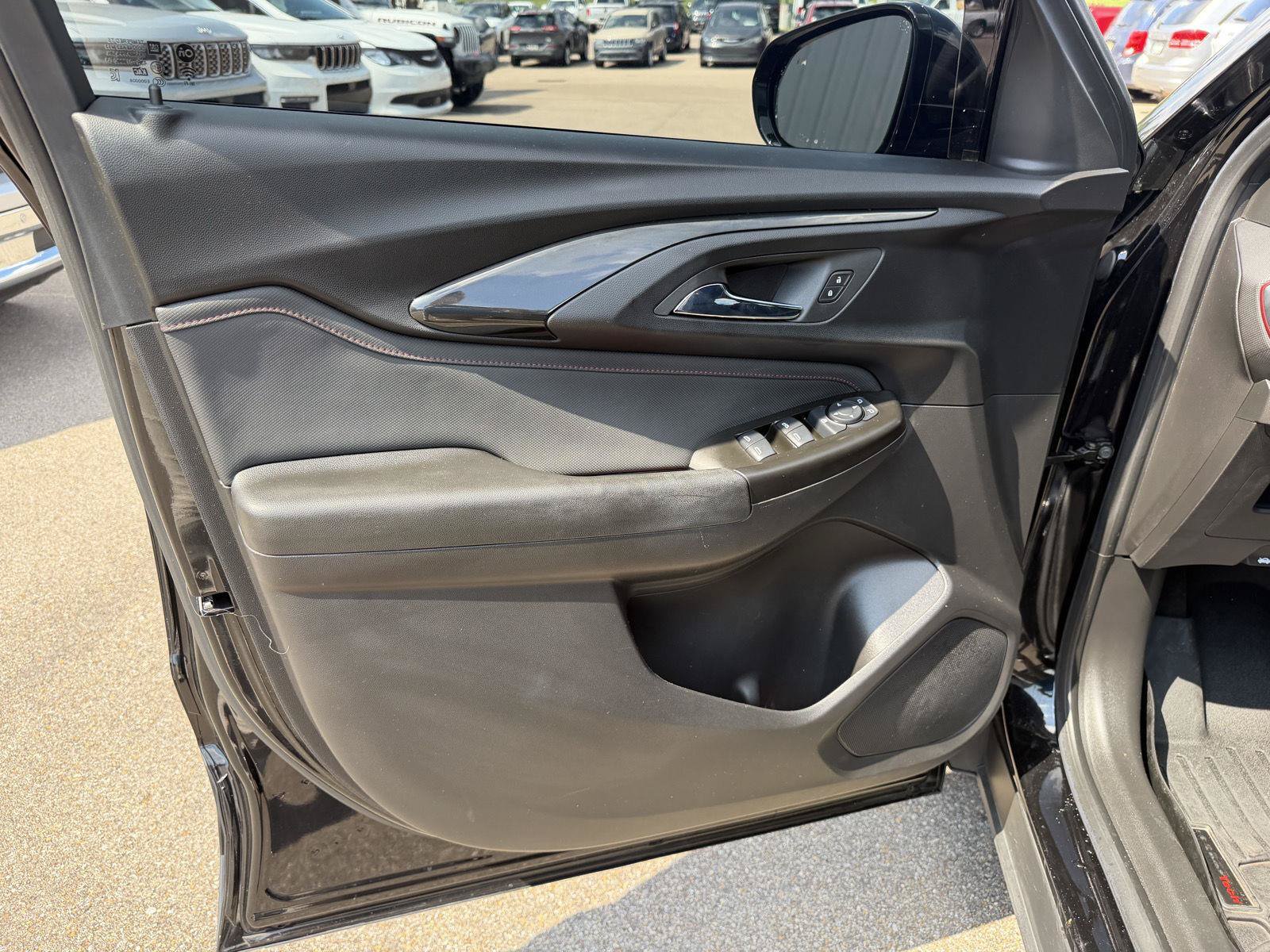 Used 2023 Chevrolet TrailBlazer RS w/ Convenience Package FWD image 17