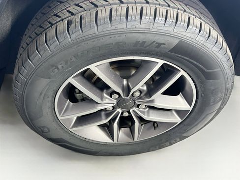 Used 2022 Jeep Grand Cherokee Limited image 29