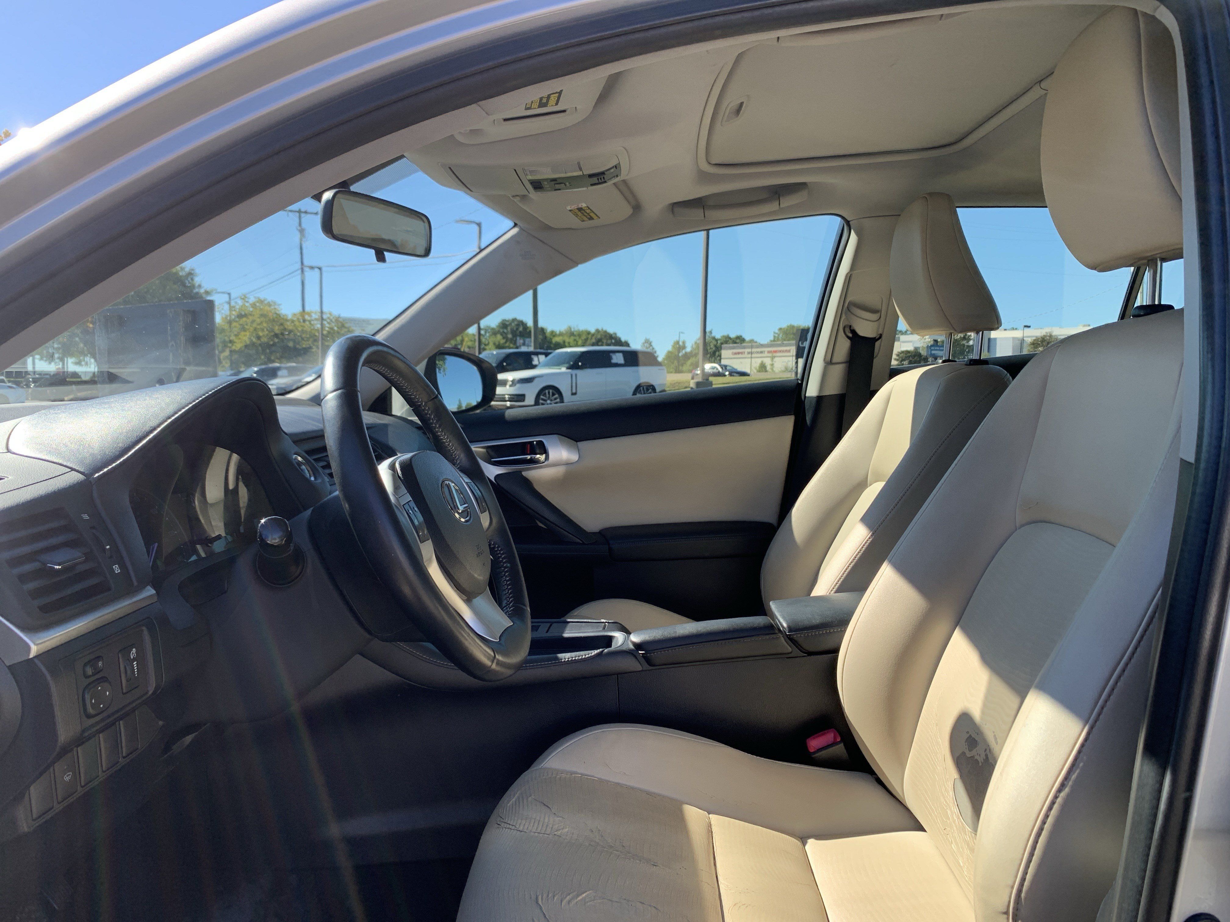 Used 2013 Lexus CT 200h FWD image 16