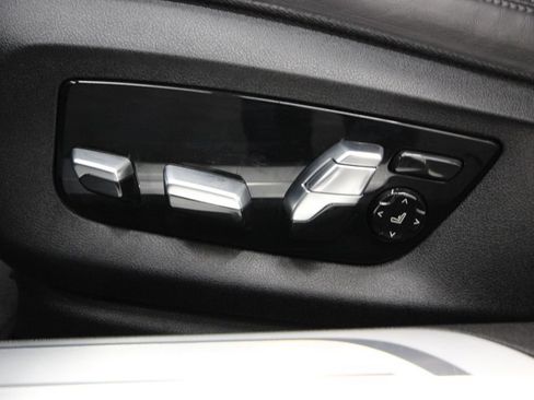 Used 2022 BMW 740i xDrive w/ Premium Package AWD/4WD image 17