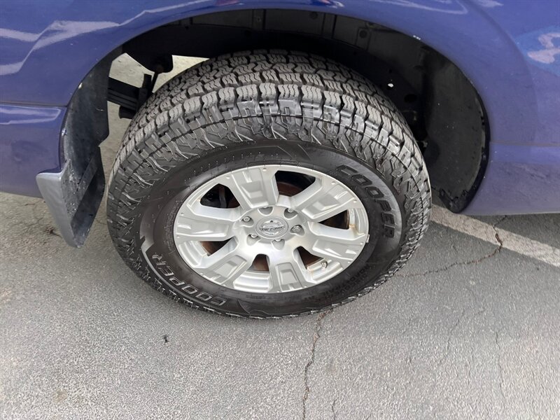 Used 2018 Nissan Titan SV AWD/4WD image 9