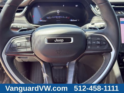 Used 2023 Jeep Grand Cherokee L Limited w/ Luxury Tech Group II AWD/4WD image 18