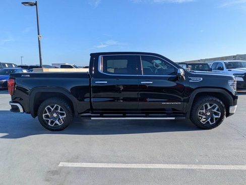 Used 2023 GMC Sierra 1500 SLT w/ SLT Premium Package AWD/4WD image 2