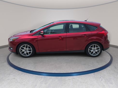 Used 2015 Ford Focus SE w/ Equipment Group 201A FWD image 8