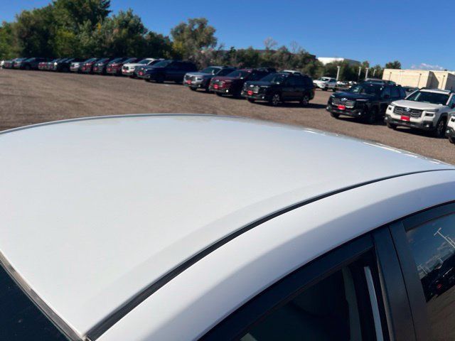 Used 2016 Toyota Corolla LE FWD image 14
