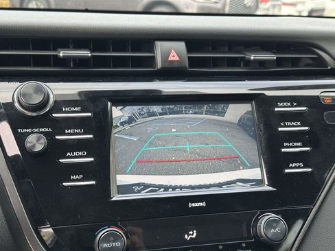 Used 2020 Toyota Camry SE image 28