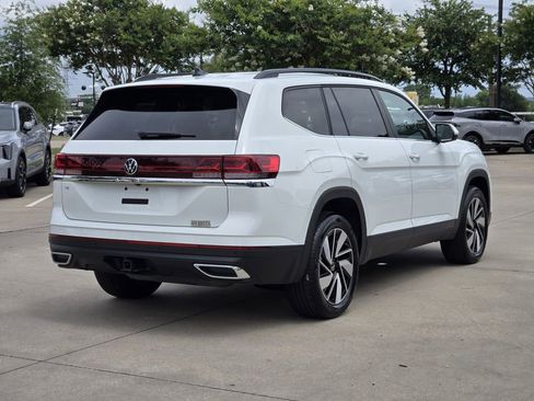 Used 2025 Volkswagen Atlas SE FWD image 4