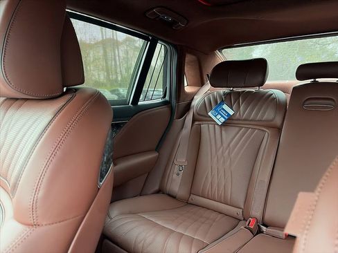 Used 2025 Genesis G90 3.5T image 7