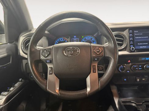 Used 2021 Toyota Tacoma TRD Sport AWD/4WD image 13