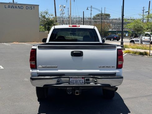 Used 2003 Chevrolet Silverado 2500 LT w/ Skid Plate Package AWD/4WD image 8