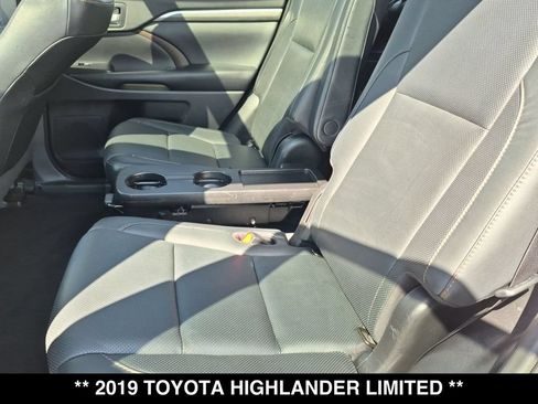 Used 2019 Toyota Highlander Limited AWD/4WD image 3