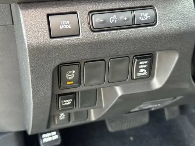 Certified 2025 Nissan Frontier SV w/ SV Convenience Package RWD image 32