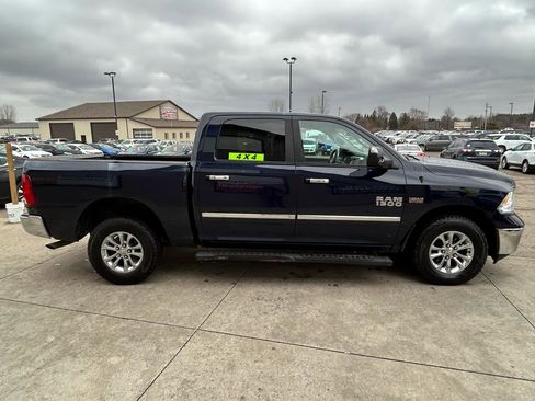 Used 2016 RAM 1500 Classic SLT w/ Luxury Group image 4