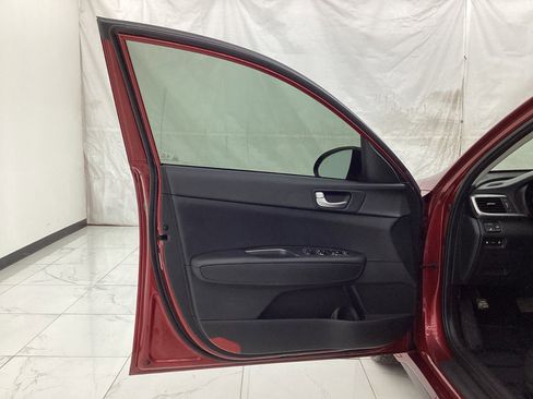 Used 2020 Kia Optima SE image 18
