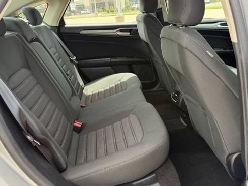 Used 2019 Ford Fusion SE FWD image 29